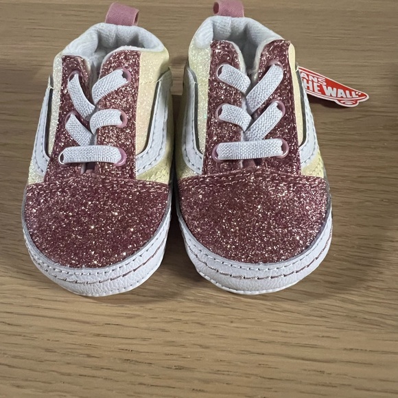 Vans - Picture 2 of 5